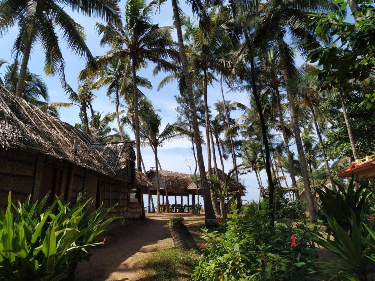 Sukriti Beach Resort Varkala Ngoại thất bức ảnh